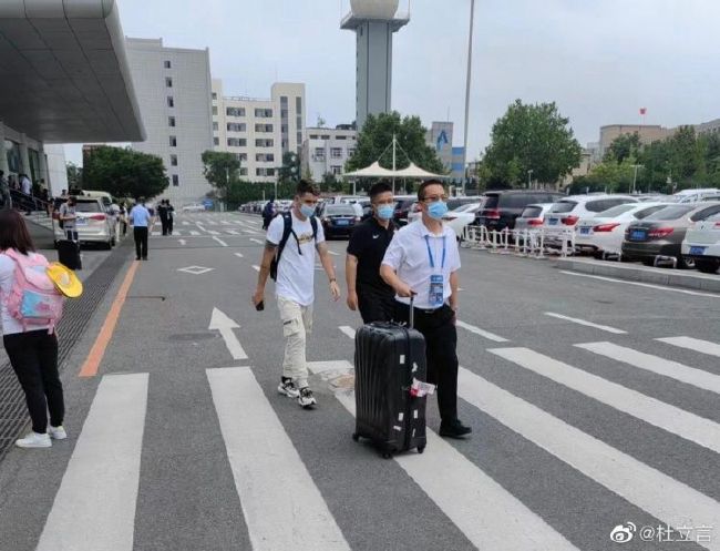 婷婷被公交车猛地进出视频