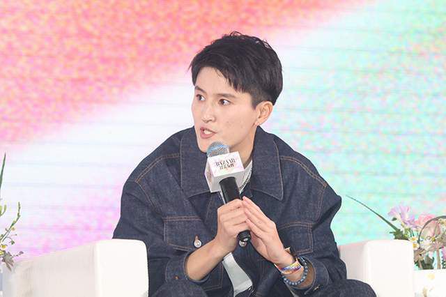 大手撕裂肚兜狠狠挺进h