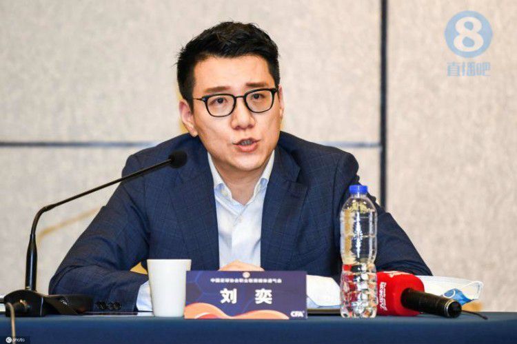 打屁股chinesespank打屁股女贝网